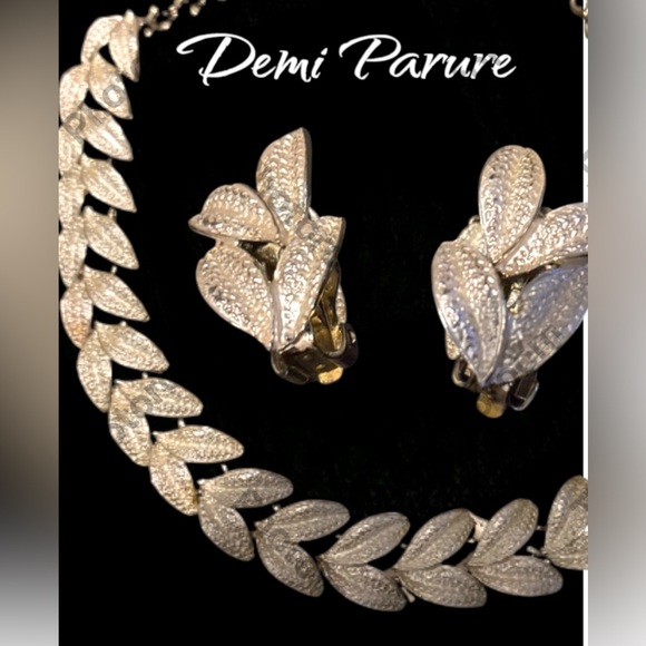 Vintage 1960’s Demi Parure Necklace and Earrings - Picture 2 of 12